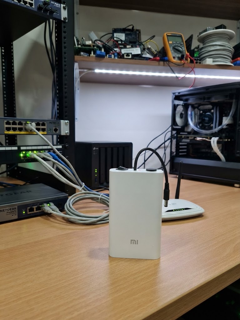 Router Power Bank Standard Charging Input 4 hours Battery Timing