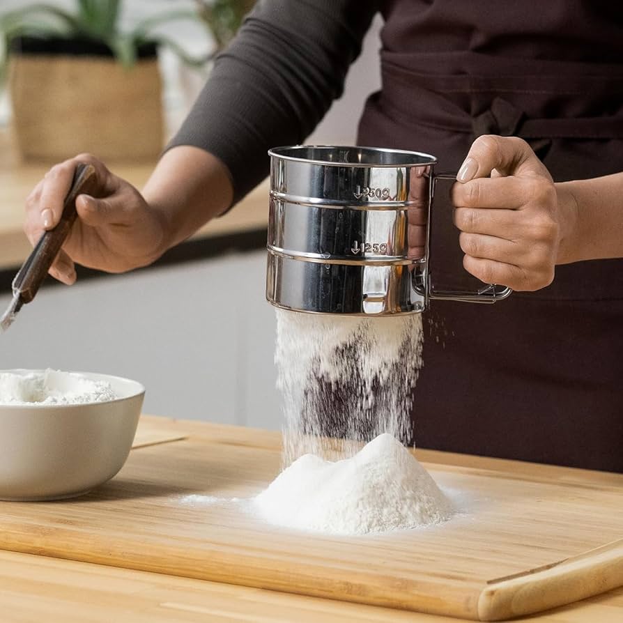 Stainless Steel Flour Sifter – Handheld Powder & Sugar Strainer Kitchen Tool
